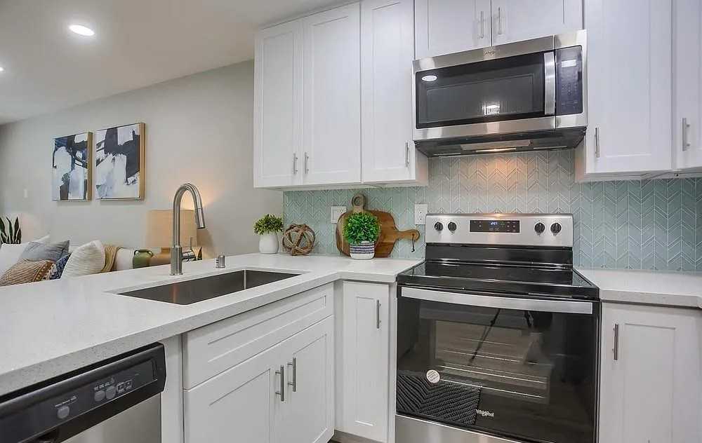 8292 Gilman Dr #50 - Photo 4 of 10