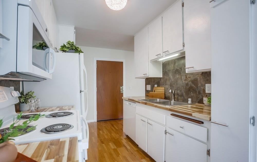 8020 Linda Vista Rd #2B - Photo 6 of 15