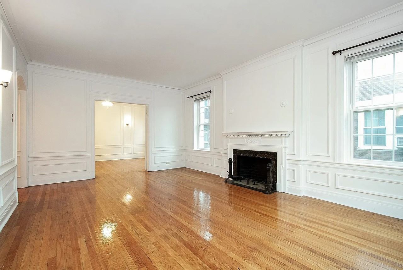 841 E 49th St #2W - Photo 2 of 10