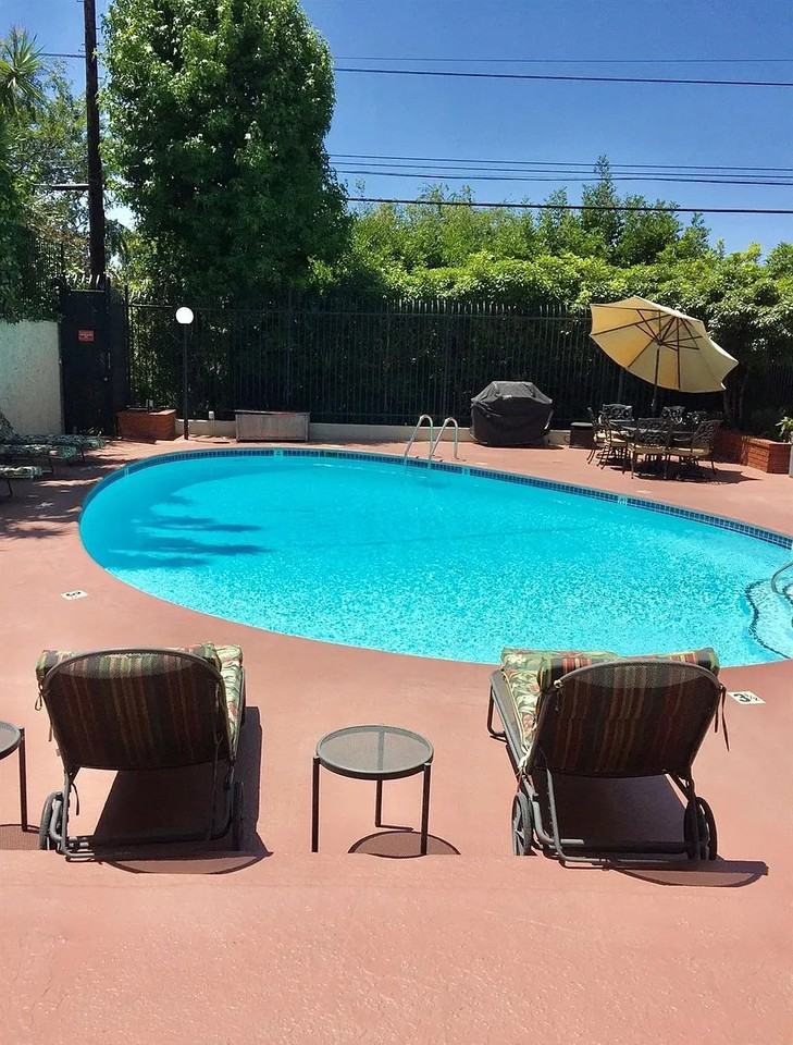 2929 Waverly Dr #106 - Photo 3 of 16