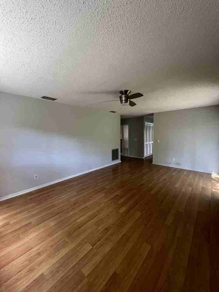 13 Jamaica St - Photo 4 of 6