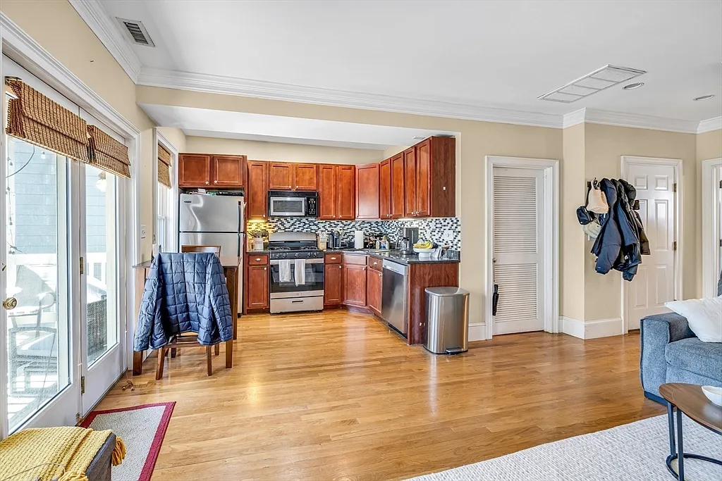 673 E 2nd St - Photo 2 of 13