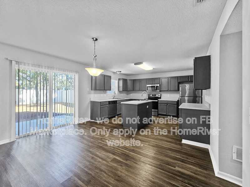 14358 Finsbury Dr - Photo 3 of 24