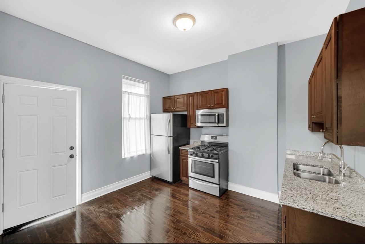 7223 S Union Ave #1 - Photo 6 of 18