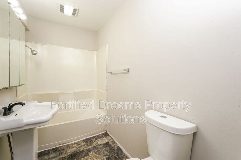 3909 Burtis St - Photo 6 of 14