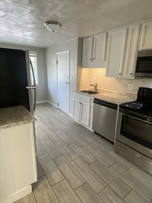 1590 S St #3 - Photo 3 of 11