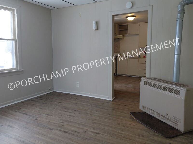 1848 Franklin St #1 - Photo 4 of 12