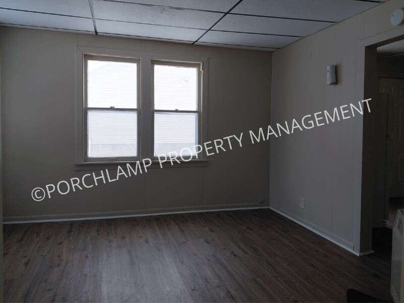 1848 Franklin St #1 - Photo 5 of 12