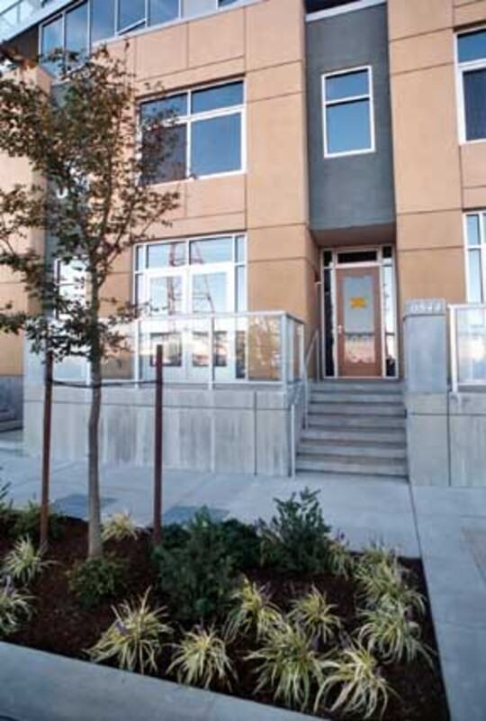 844 S Curry St - Photo 2 of 23