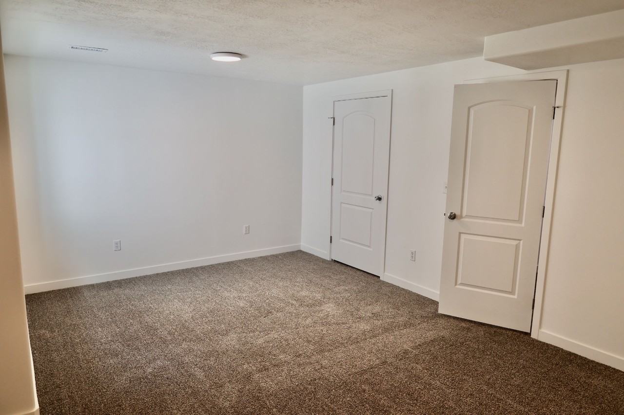 15104 S Wild Horse Way - Photo 2 of 11