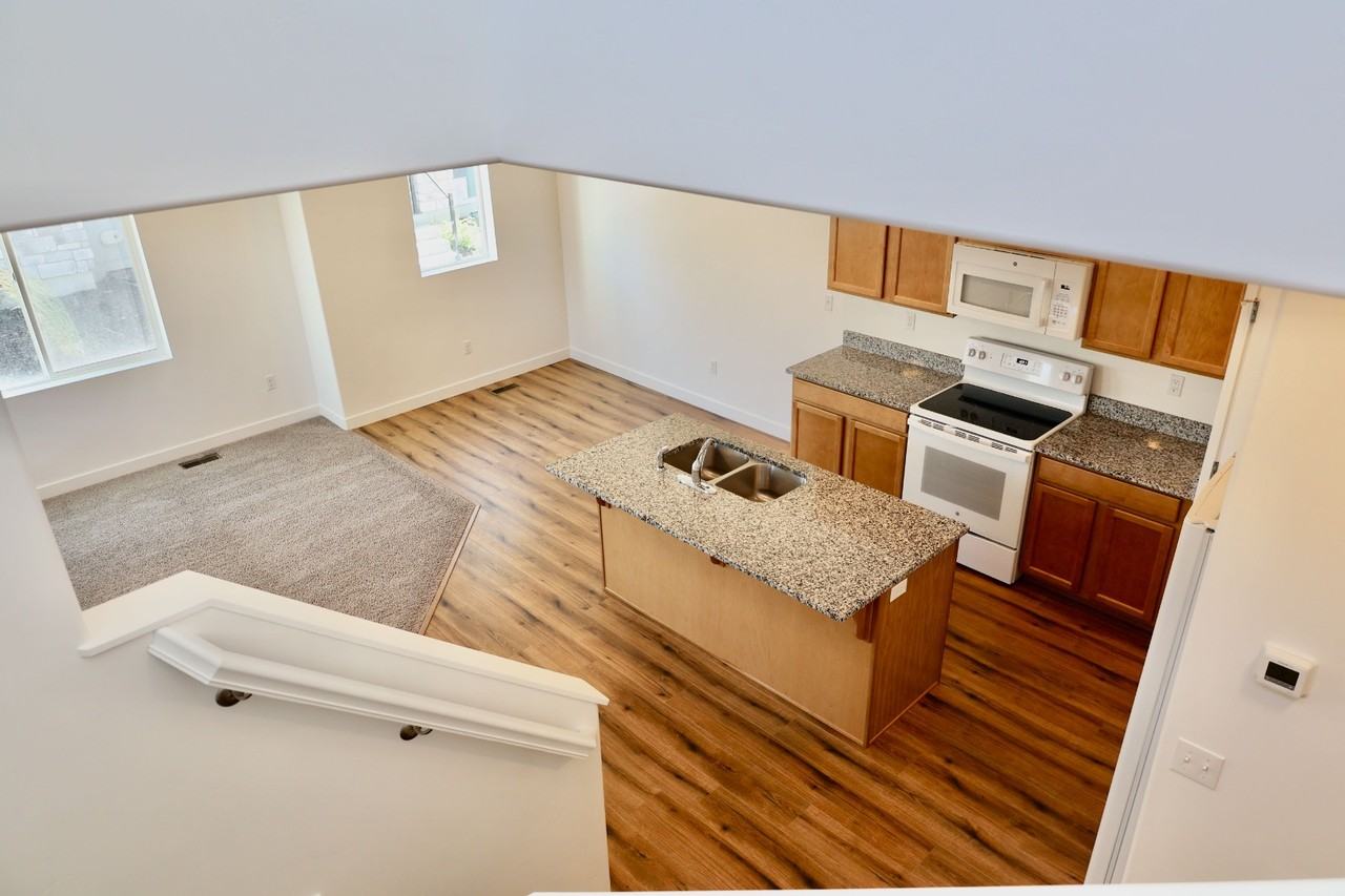 15104 S Wild Horse Way - Photo 3 of 11