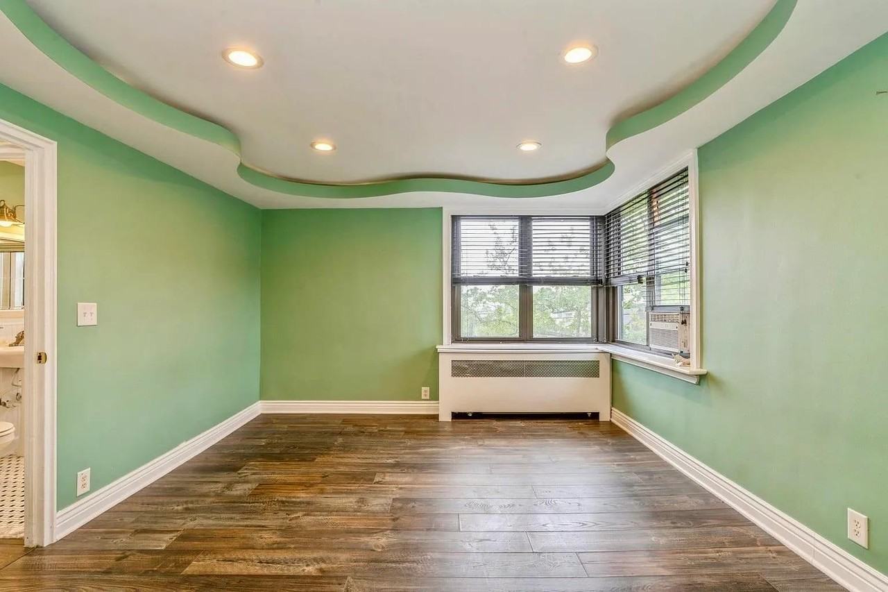 1011 Avenue C - Photo 4 of 20