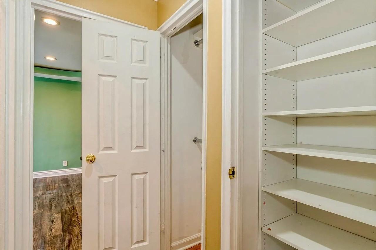 1011 Avenue C - Photo 5 of 20