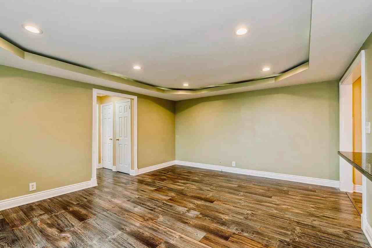 1011 Avenue C - Photo 6 of 20