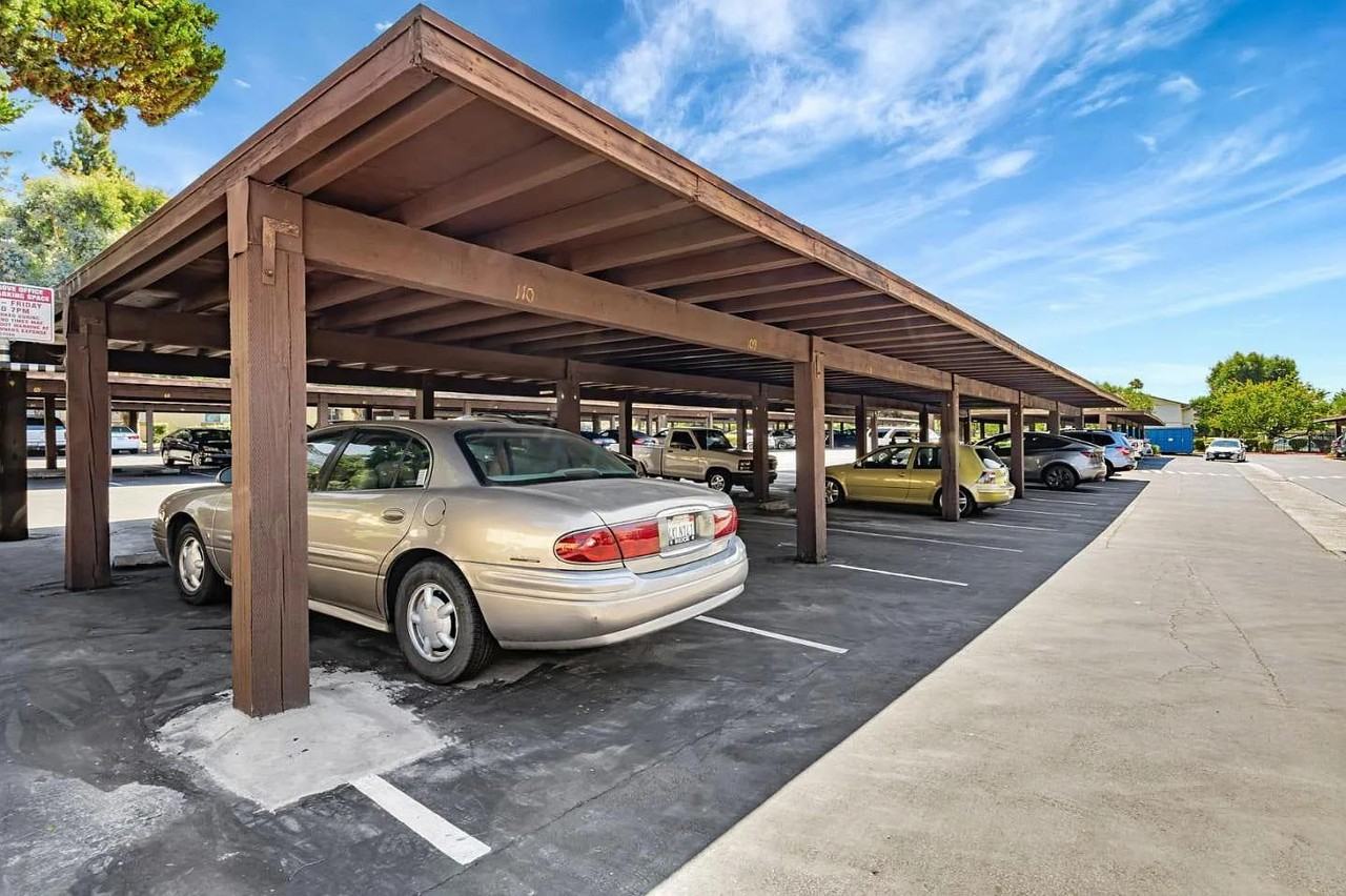 247 N Capitol Ave - Photo 4 of 20