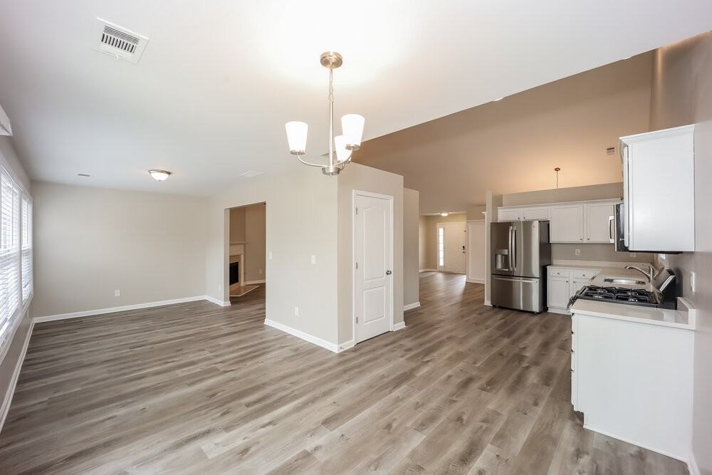 4689 Knights Bridge Ct - Photo 7 of 16