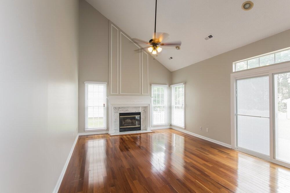 8301 Tonawanda Dr - Photo 2 of 16