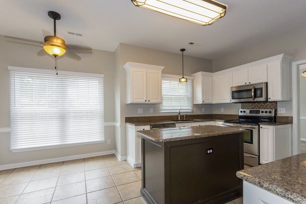 8301 Tonawanda Dr - Photo 5 of 16