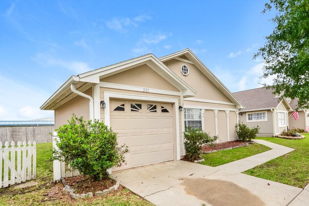 201 Whiterapids Ct - Photo 4 of 16