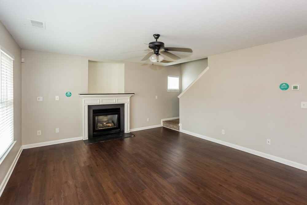 7028 Indian Ridge Ln - Photo 4 of 15