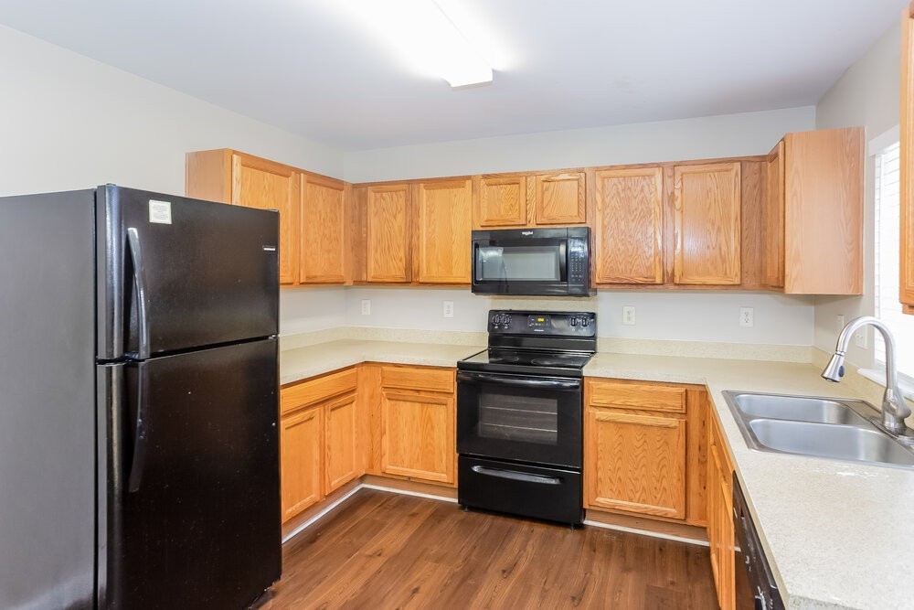 7028 Indian Ridge Ln - Photo 6 of 15