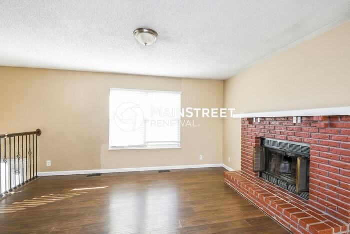 5861 Falcon View Ln - Photo 4 of 18