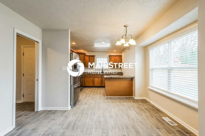 5011 Cronin Dr - Photo 6 of 17