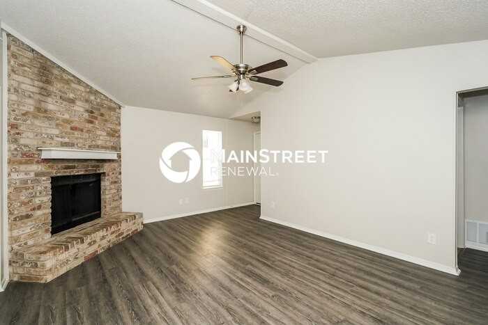 2336 Markland St - Photo 5 of 17