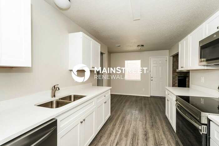 2336 Markland St - Photo 6 of 17