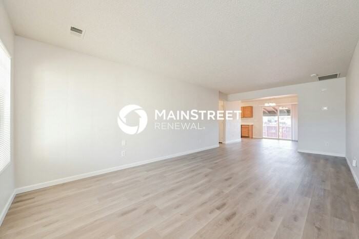 5117 Kittredge St - Photo 2 of 17