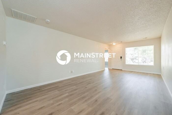 5117 Kittredge St - Photo 4 of 17