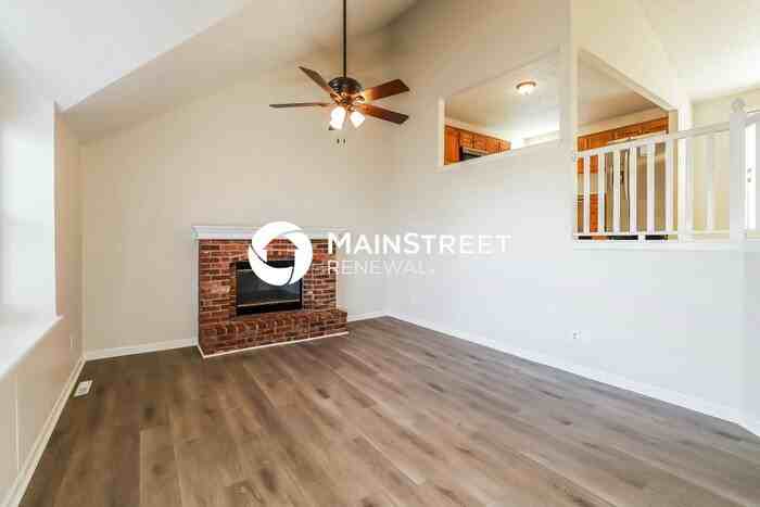 820 Nw Rosaceae Dr - Photo 2 of 20