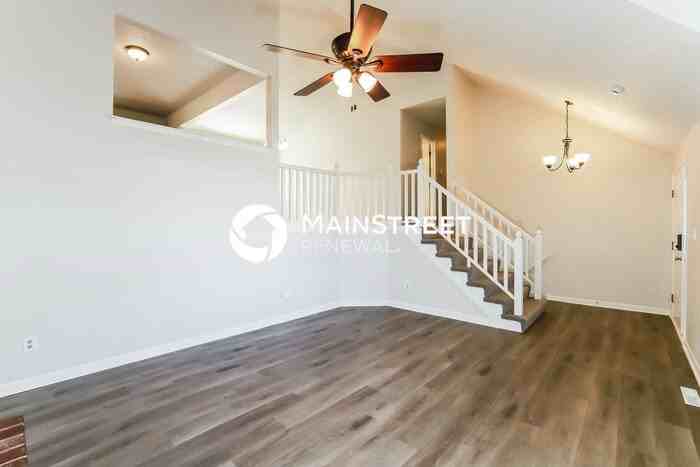 820 Nw Rosaceae Dr - Photo 4 of 20