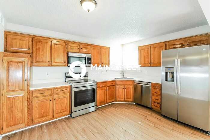 820 Nw Rosaceae Dr - Photo 6 of 20