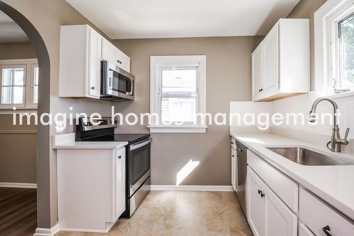 1329 Elmwood Rd - Photo 7 of 16