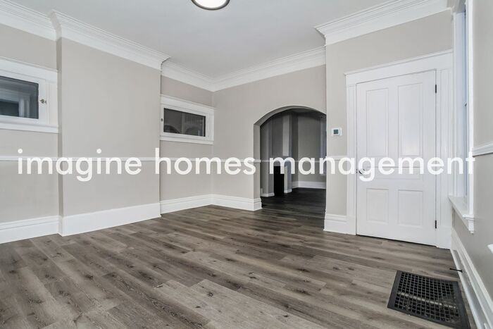 913 York St - Photo 6 of 17