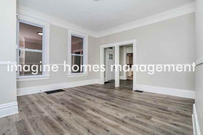 913 York St - Photo 7 of 17