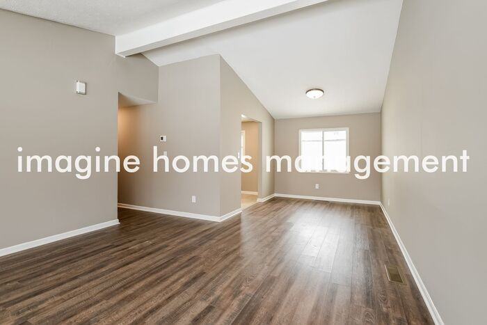 9146 Cranbrook Dr - Photo 4 of 15