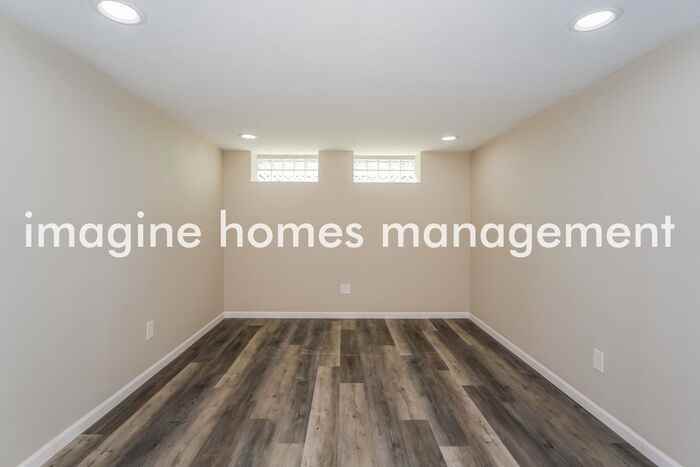 391 E 326th St - Photo 7 of 19