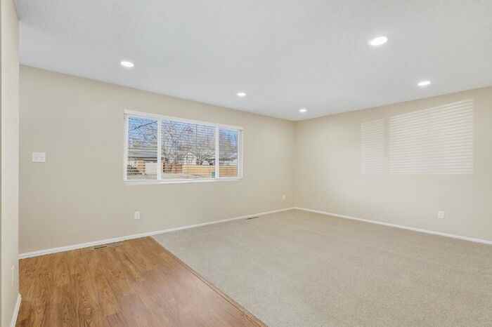 1549 Sanderson Ave - Photo 7 of 32