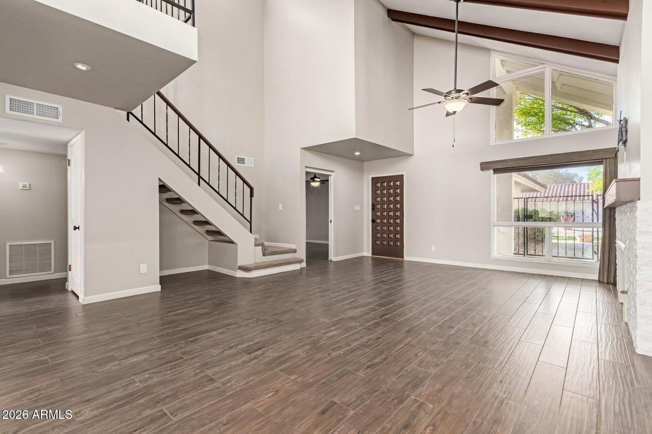 5537 N 71st St - Photo 7 of 36