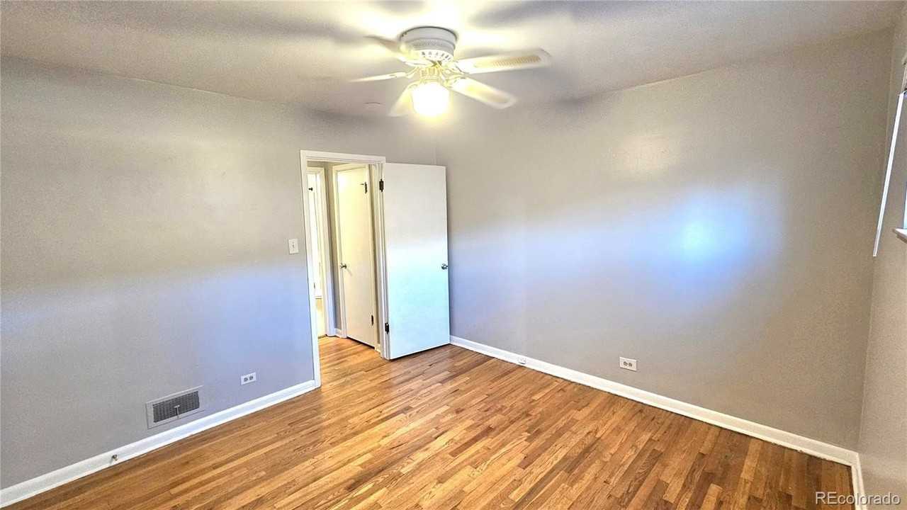 36 N Pennsylvania St #B - Photo 4 of 13