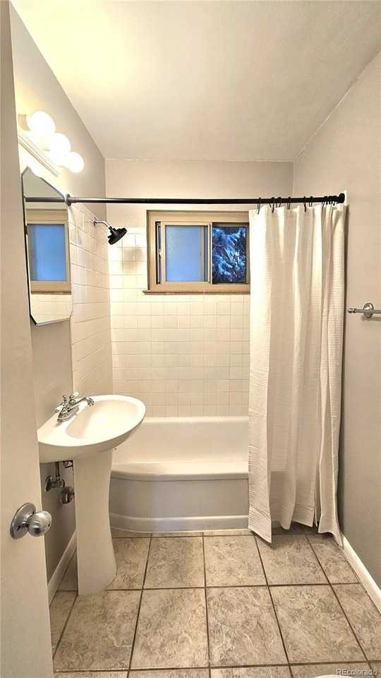 36 N Pennsylvania St #B - Photo 7 of 13