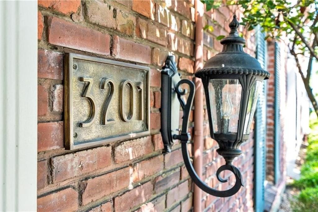 3201 Saint Charles Ave - Photo 4 of 34