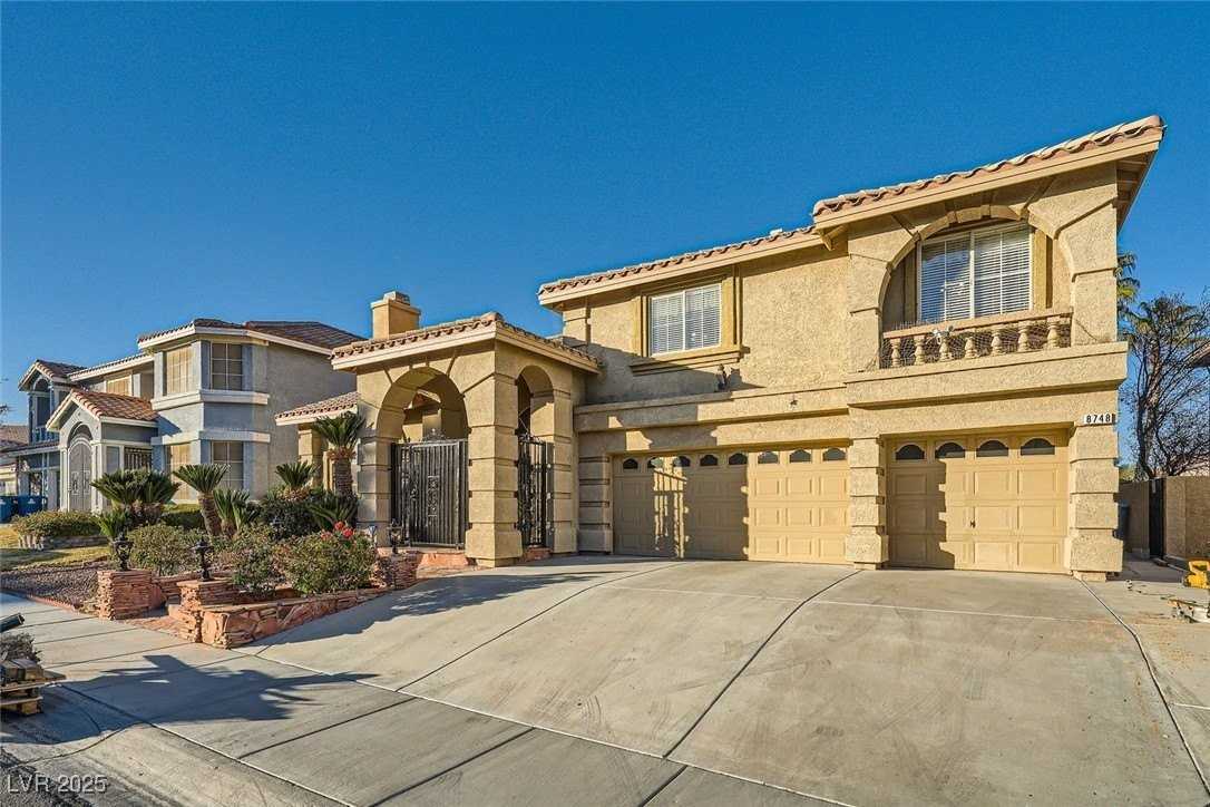 8748 Castle Hill Ave - Photo 2 of 28