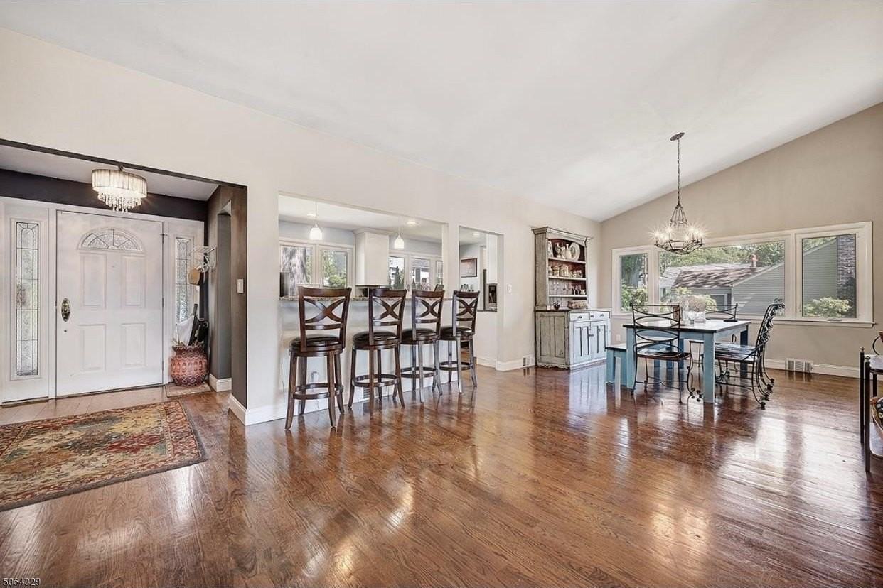 4 Undercliff Ter - Photo 2 of 22