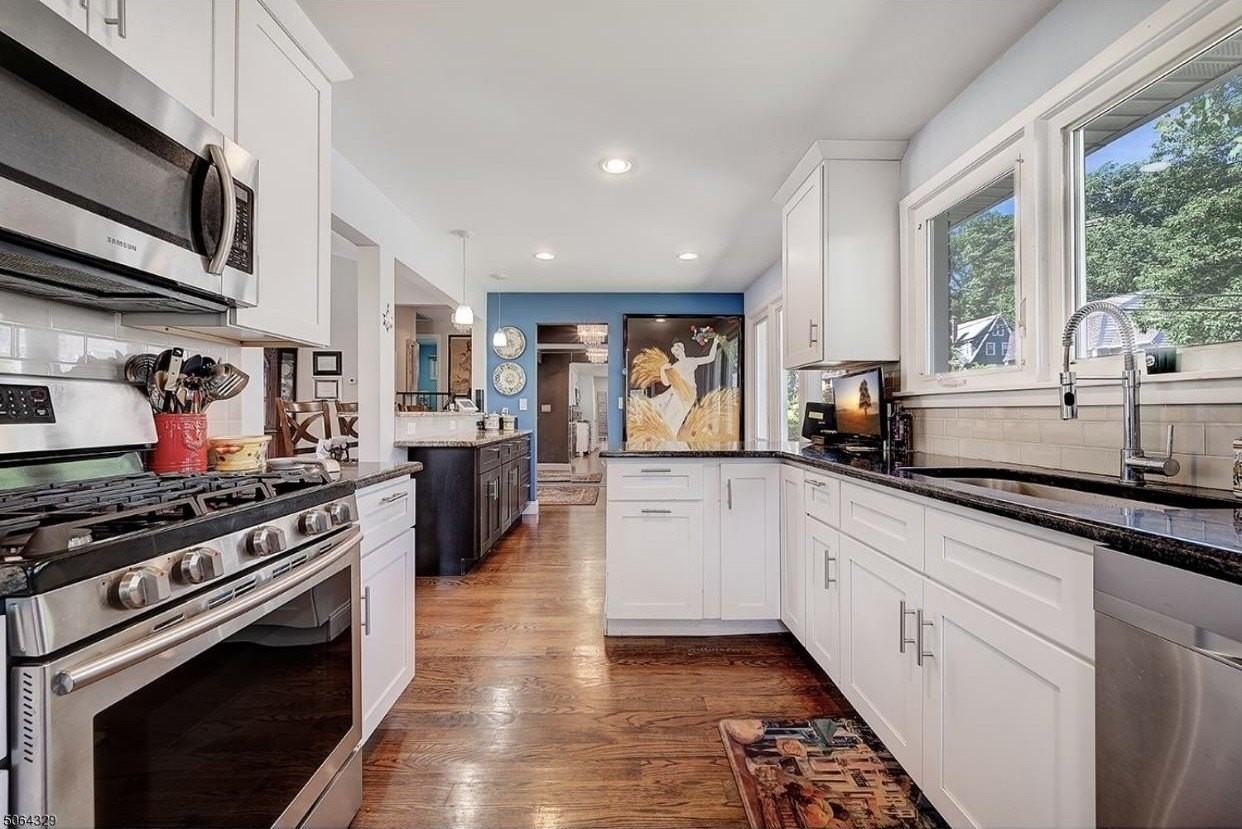 4 Undercliff Ter - Photo 5 of 22