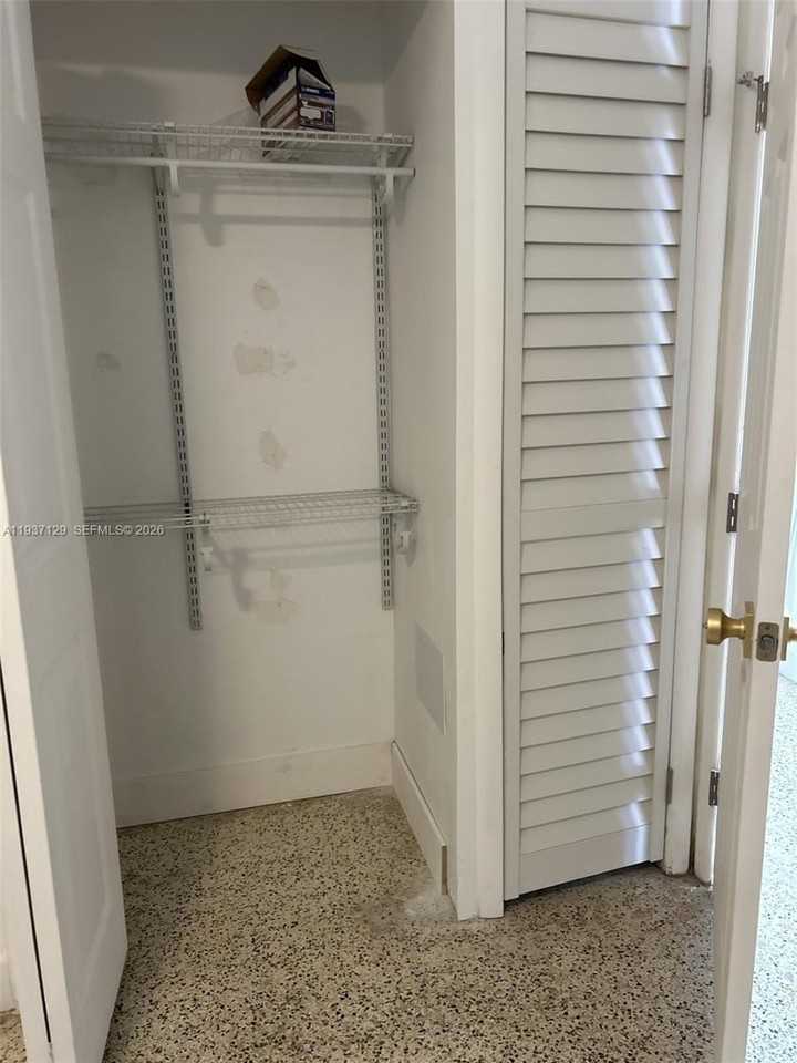 1023 Nw 33rd St #0 - Photo 7 of 13