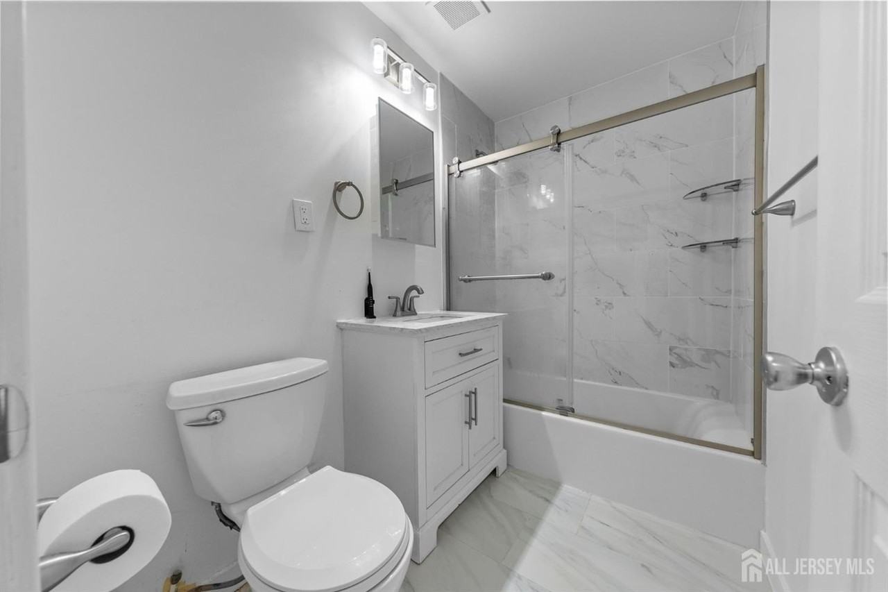 125 College Dr - Photo 7 of 9