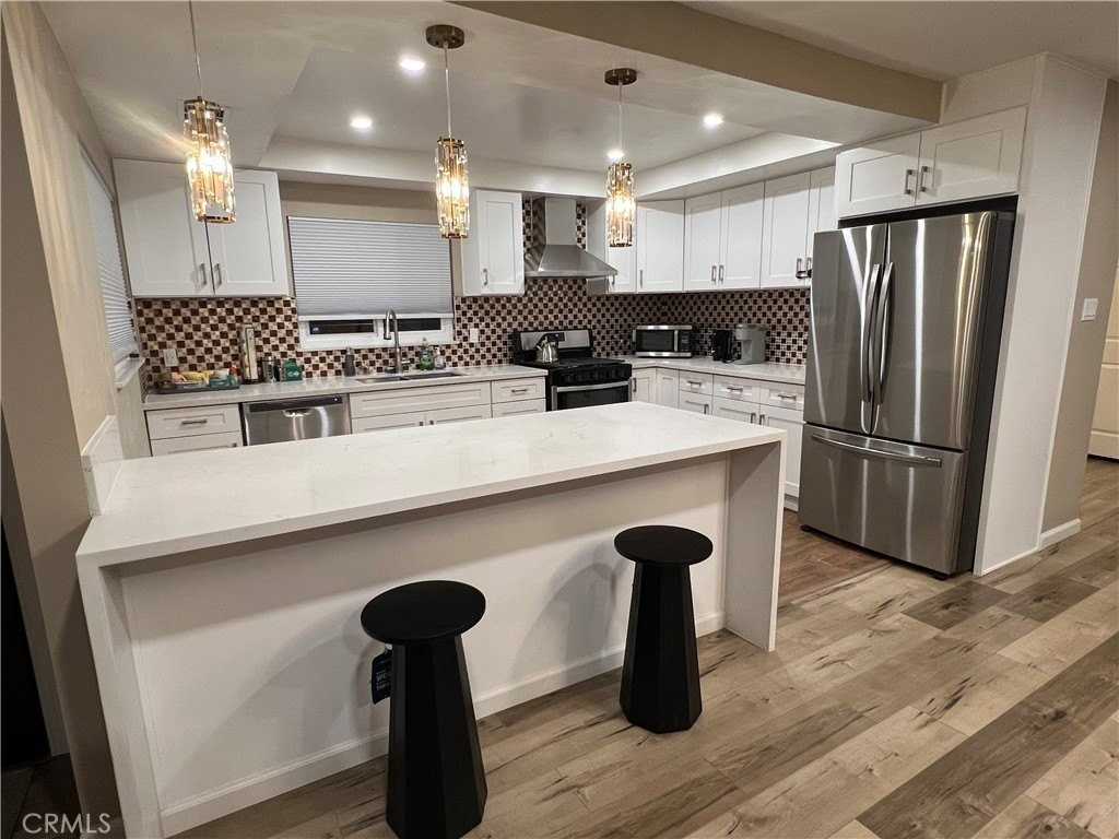 2908 Concord Ave - Photo 4 of 28